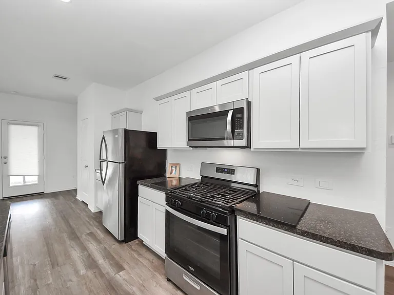 5611 Simcrest Grove Dr — Photo 9