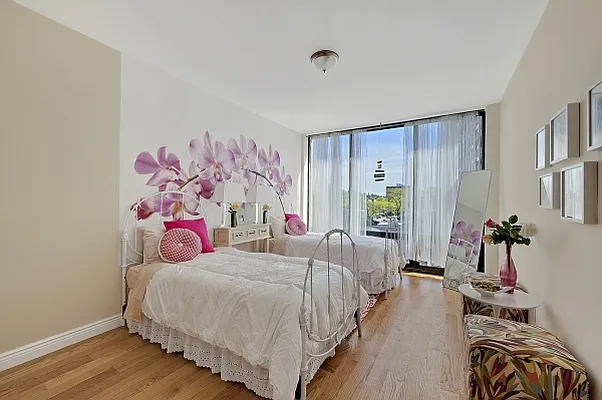 Sold by MNS | media 1