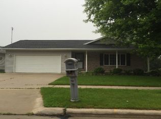 4017 Delta St, Manitowoc, WI 54220