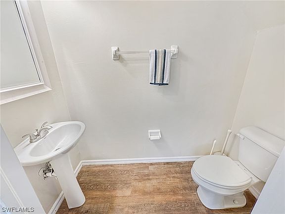5th image of 9712 Foxhall Way Unit 2