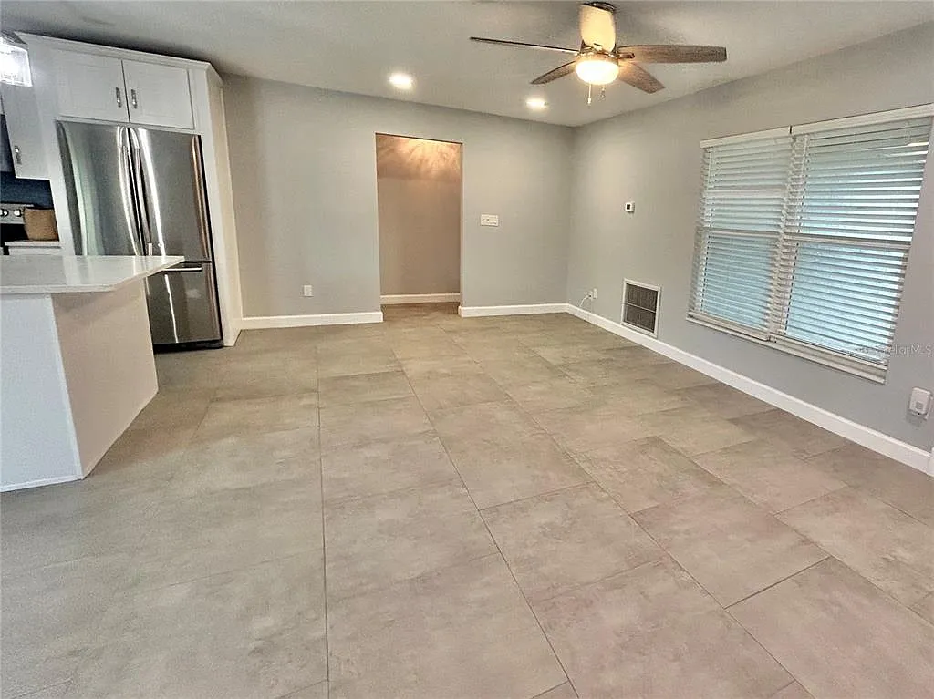 3 bed, 2.0 bath, 1222 sqft, $3,100 — Photo 4
