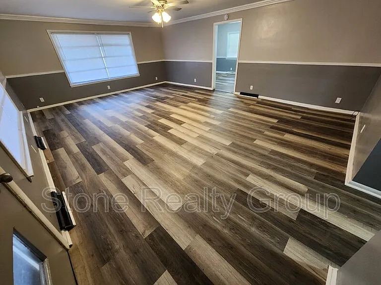 136 N 3rd St — Photo 2