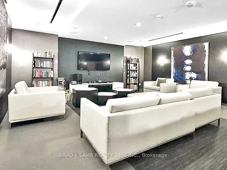 51 E Liberty St #2211 — Photo 16