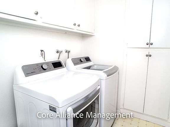 4th image of 18200 Andrea Cir S Unit 3
