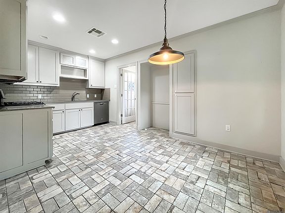 5th image of 319 Pine St