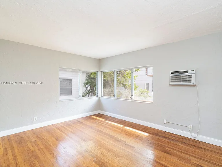 7635 Dickens Ave #8 — Photo 2