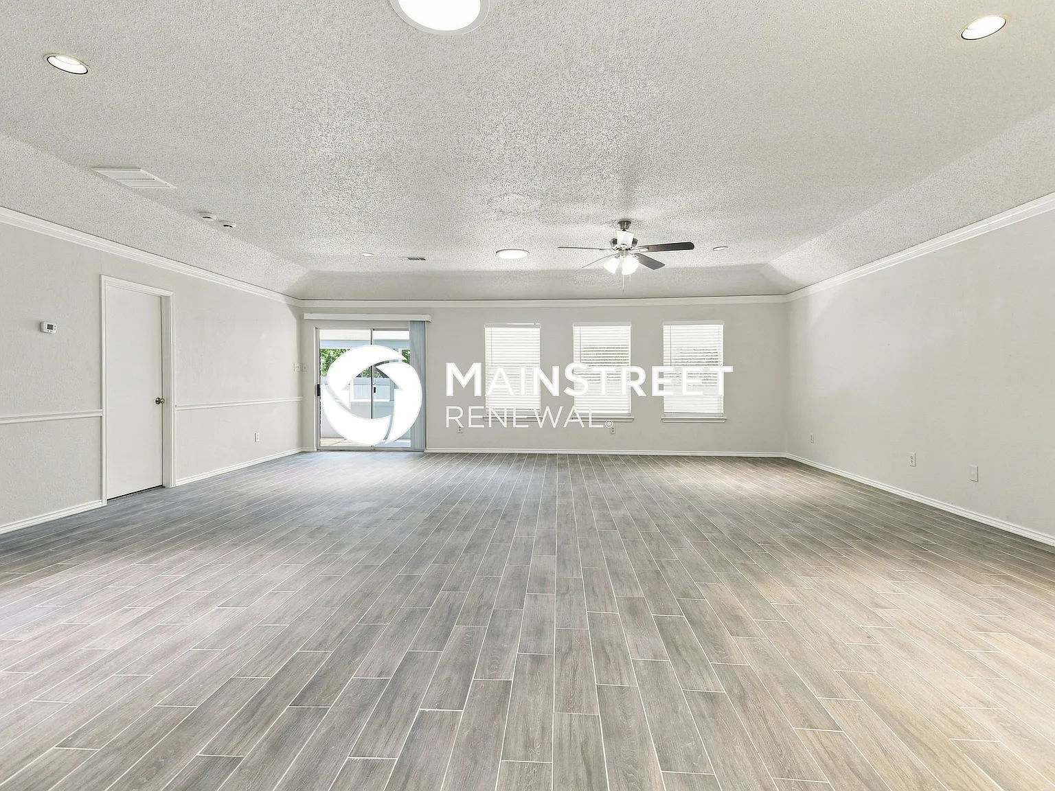 2519 Meadowview Dr — Photo 4