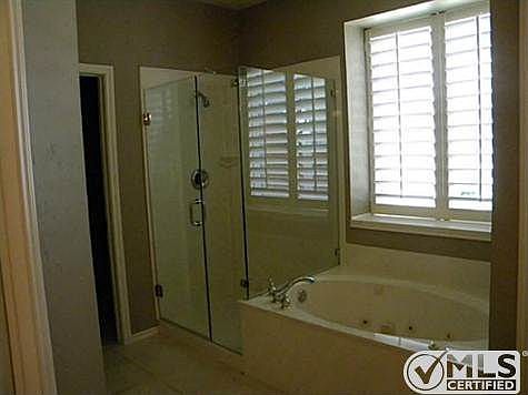5th image of 5014 Plantation Ln