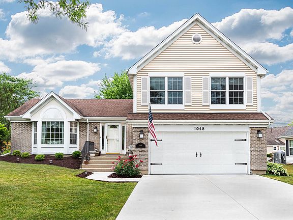 2nd image of 1048 Woodlake Dr