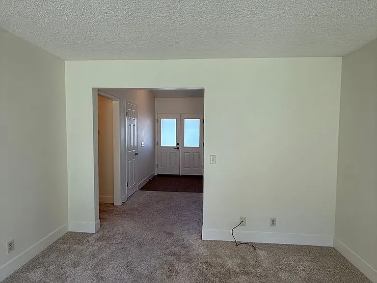 1406 Oak Knoll Rd — Photo 18