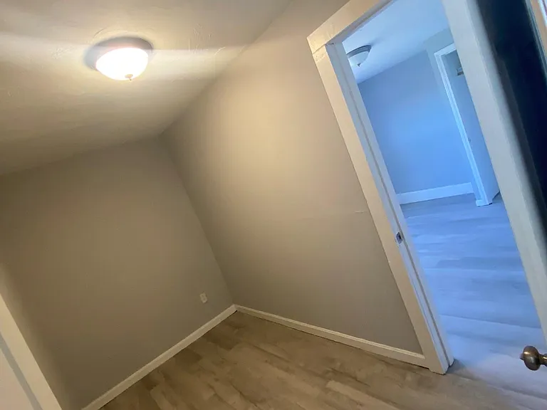 4 Gates St #2R — Photo 7