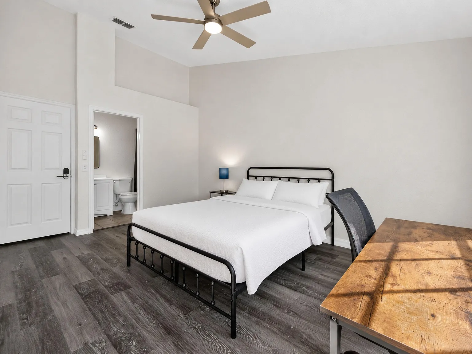 2 bed, 2.5 bath, 1152 sqft, $1,481 — Photo 3