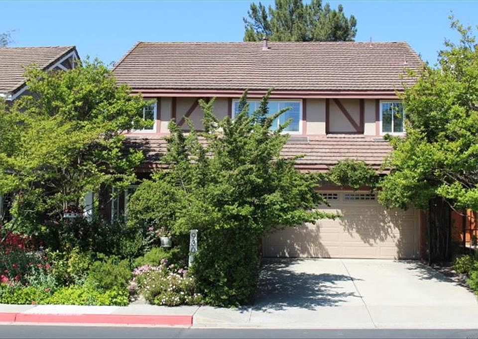 1st image of 930 Rose Arbor Dr