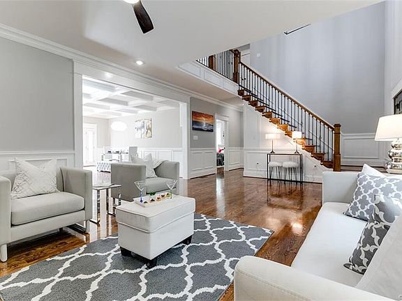 3rd image of 4609 Kensington Ave