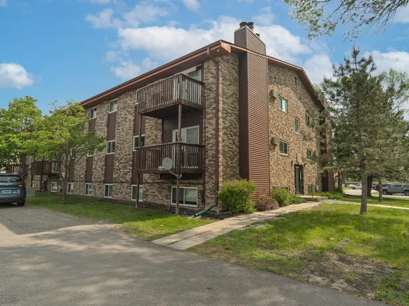 1129 22nd St S #B-12, Fargo, ND 58103