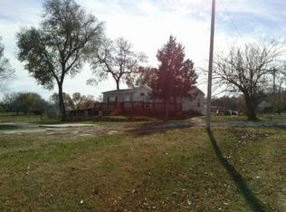 321 N Oak St, Howard, KS 67349