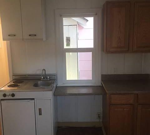 3rd image of 1031 Reno Ave