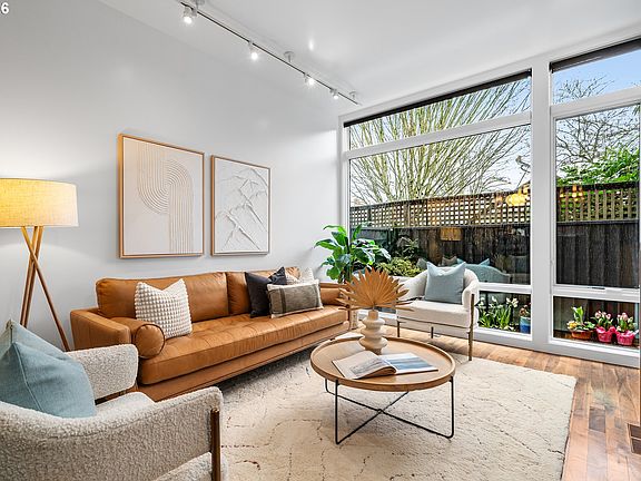 4th image of 245 SW Meade St #C6