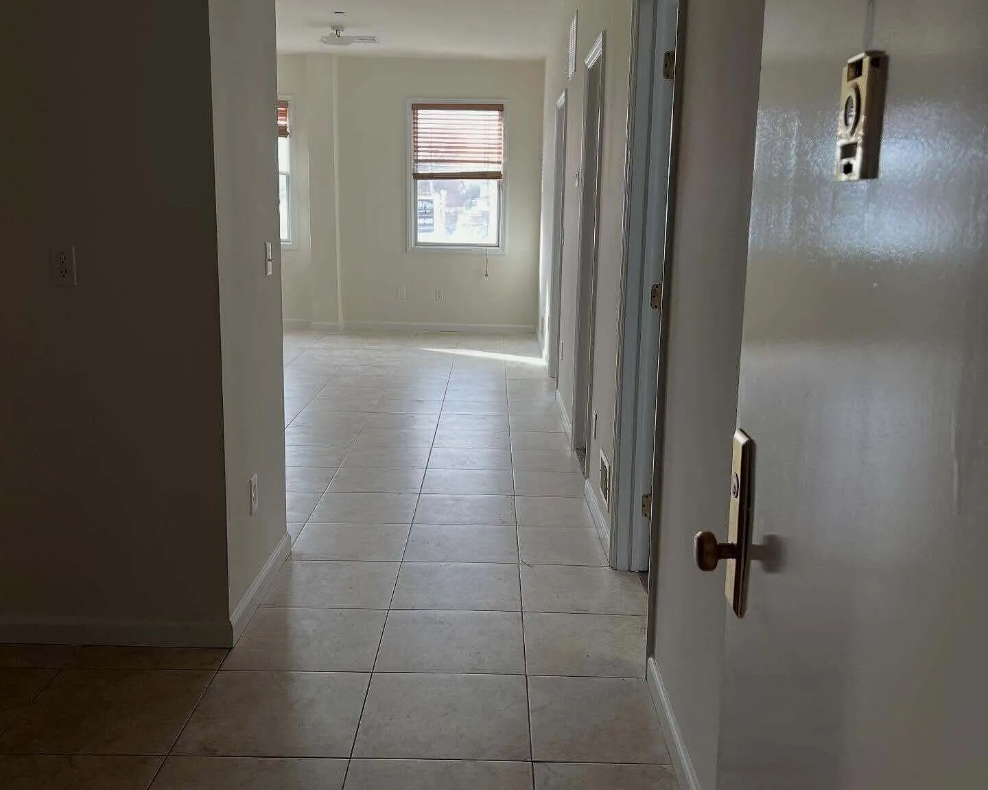2 bed, 1.0 bath, 10458 sqft, $2,250 — Photo 3