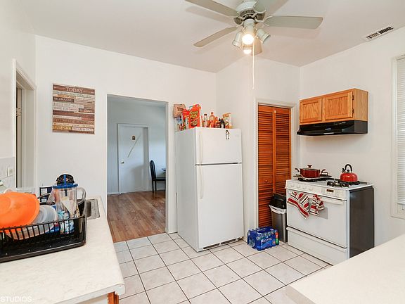 5th image of 1525 W Devon Ave
