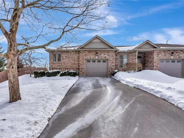 20 Isherwood Ave #5, Cambridge, ON N1R 8P9