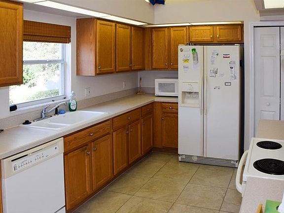 5th image of 18617 Queen Brooks Ct
