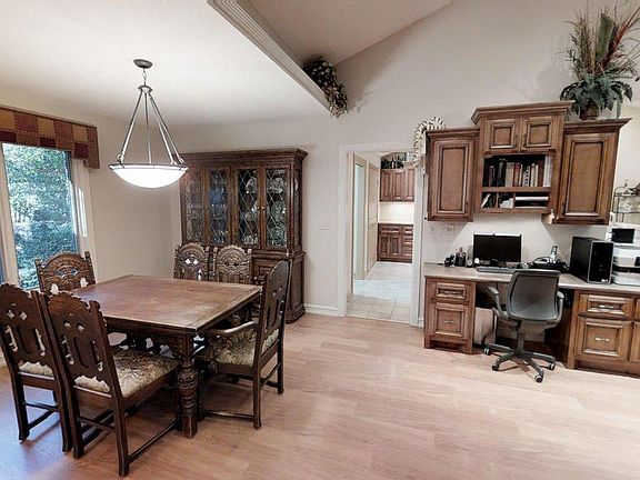 4th image of 121 Creek View Dr