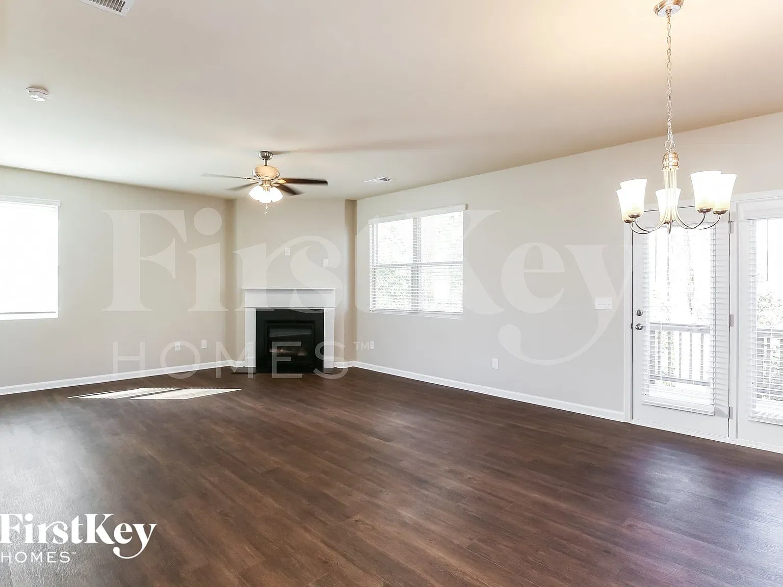 4 bed, 2.5 bath, 2382 sqft, $2,770 — Photo 2