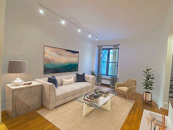 2nd image of 152 W 20th St #3D