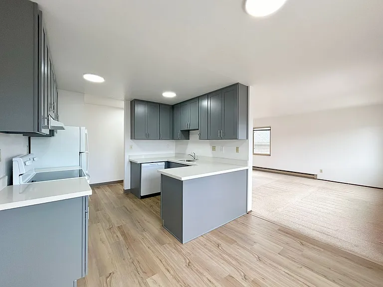 Wingate Apartments — Photo 27