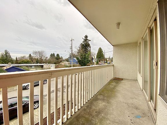 4th image of 7429 Rainier Ave S APT 304