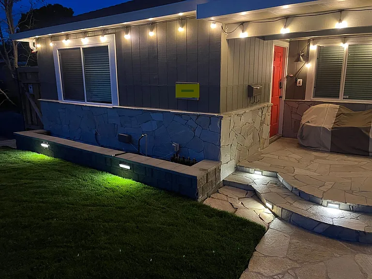 555 Claremont Dr — Photo 9