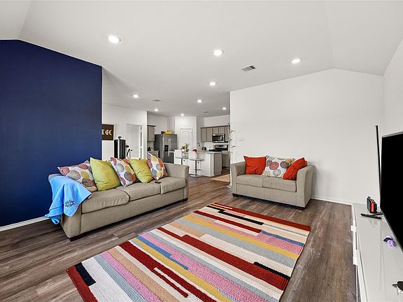 3rd image of 15726 Majestic Evergreen Way