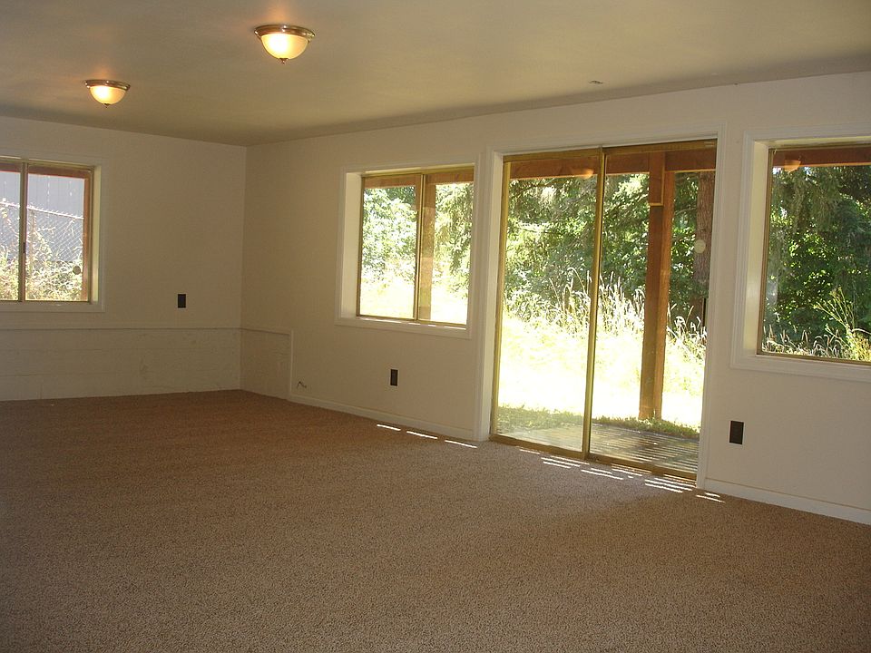 1st image of 6213 Lake Saint Clair Dr SE