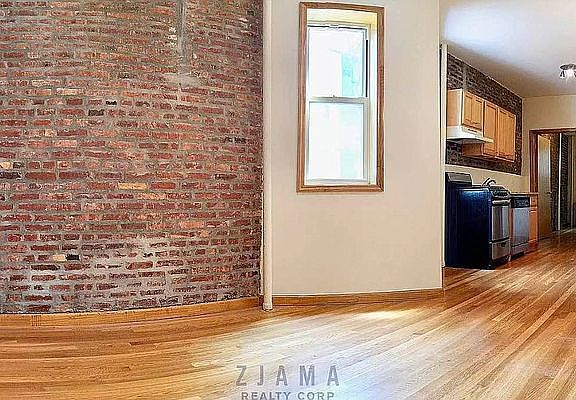 3rd image of 326 21st St #Rr1