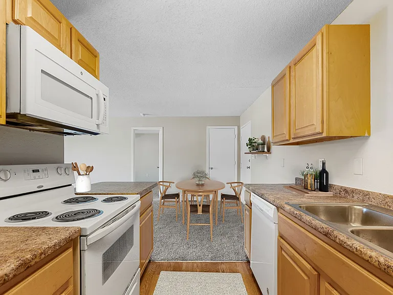 Diamond - 3 Bed / 2 Bath - 1,016 Sq.Ft.