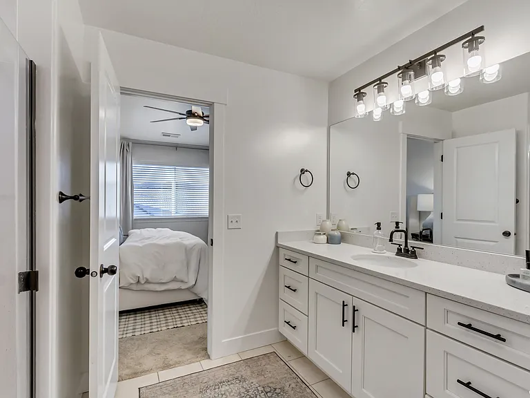 1591 W Quailhill Rd #1 — Photo 12