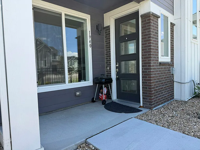 1940 S Poplar Ct — Photo 3