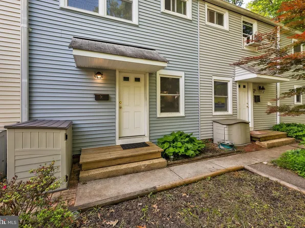 7 Plateau Pl, Greenbelt, MD 20770