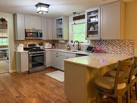 4th image of 46 Foothills Drive