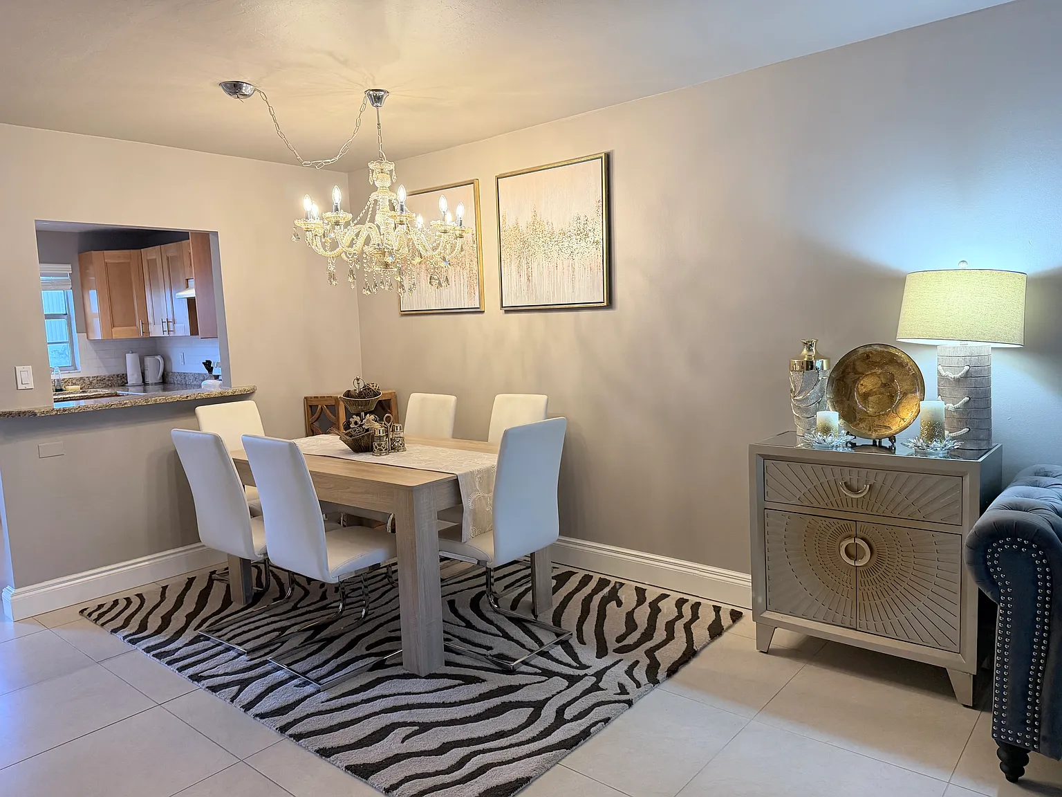 2 bed, 924 sqft, $5,450 — Photo 4