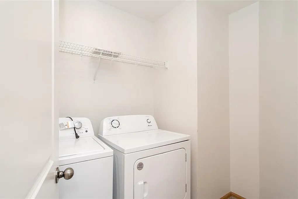 2 bed, 1056 sqft, $1,475 — Photo 4