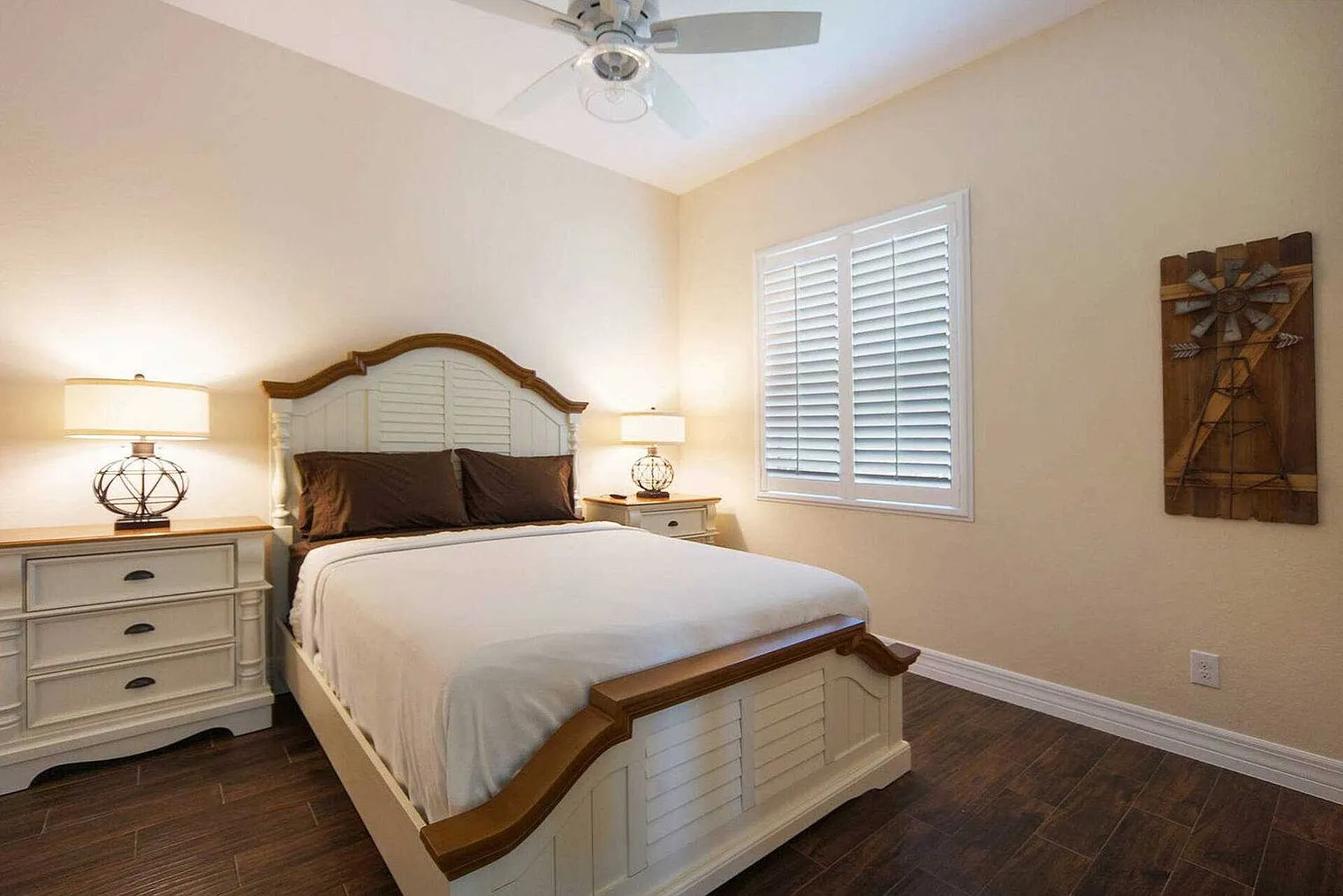 3 bed, 2.0 bath, 2292 sqft, $5,670 — Photo 3