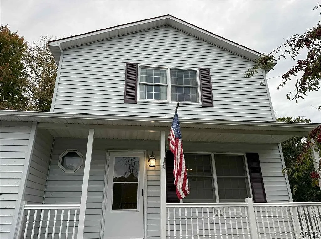 2 bed, 1.5 bath, 2676 sqft, $1,800 — Photo 2