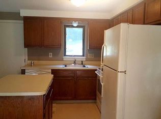 51 Brook St APT 5C, Naugatuck, CT 06770