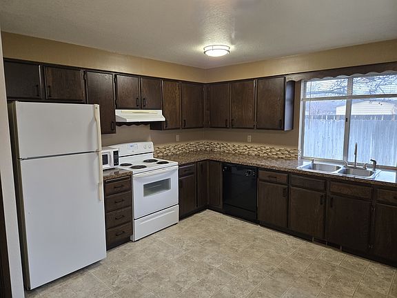 4th image of 1558 W Wright St #1558
