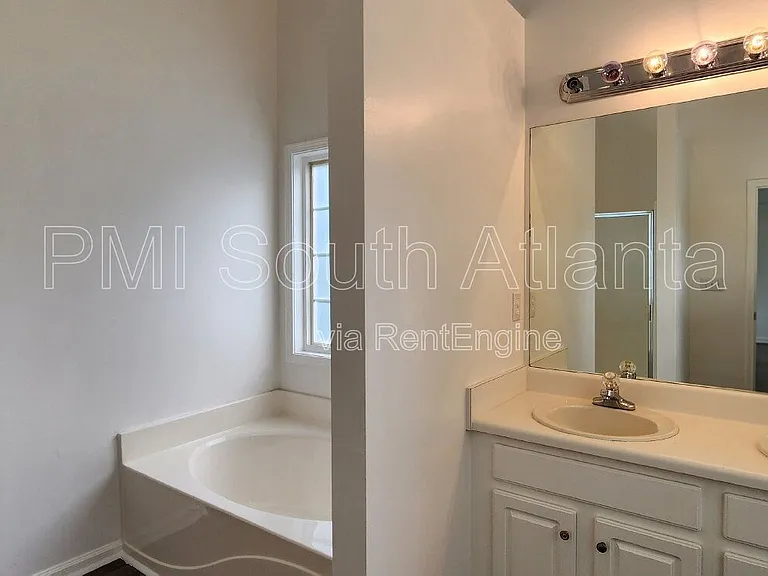 588 Hunnicutt Rd SE — Photo 33