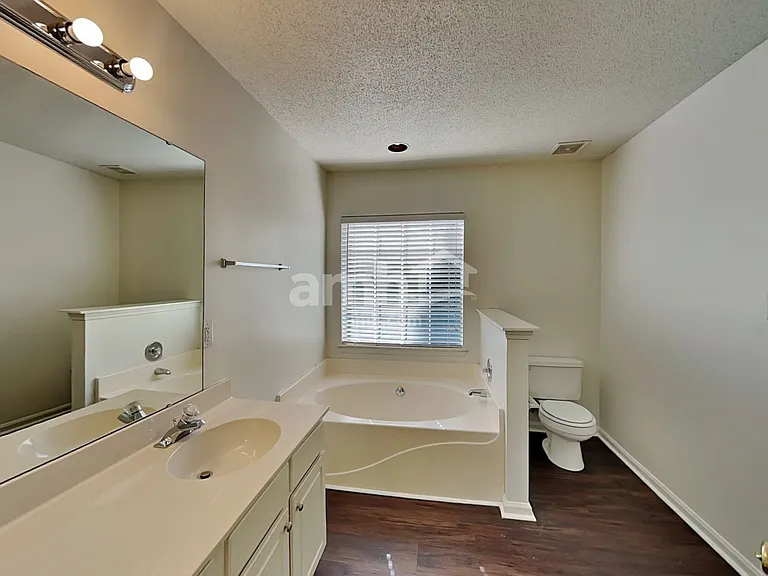 8401 Redstone View Dr — Photo 15