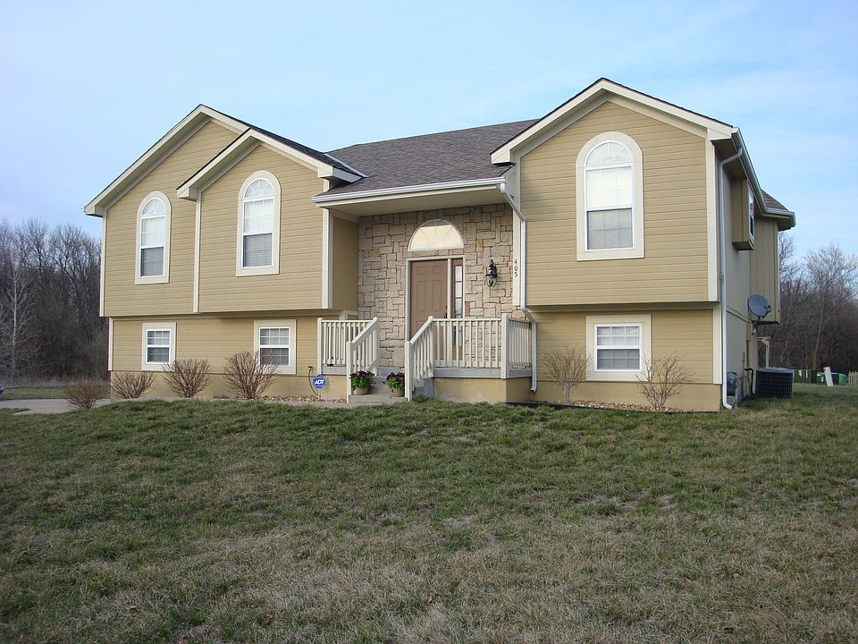 1st image of 405 SW Cross Creek Dr
