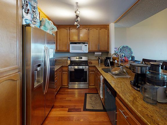 3rd image of 1610 Birchwood Ct